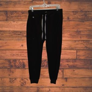 Black, medium high waisted Fig Joggers- women’s scrub pants